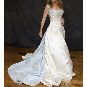 Reem Acra Stunning Ball Gown/Wedding Dress (See measurements for size)